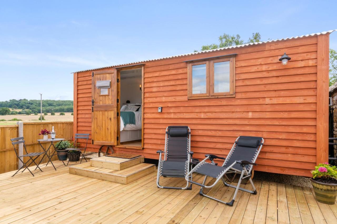 Outbak Shepherds Hut Челтенхам Экстерьер фото